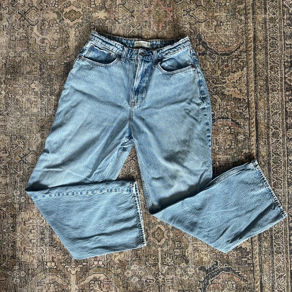 Abercrombie Curve Love High Rise Loose Jean